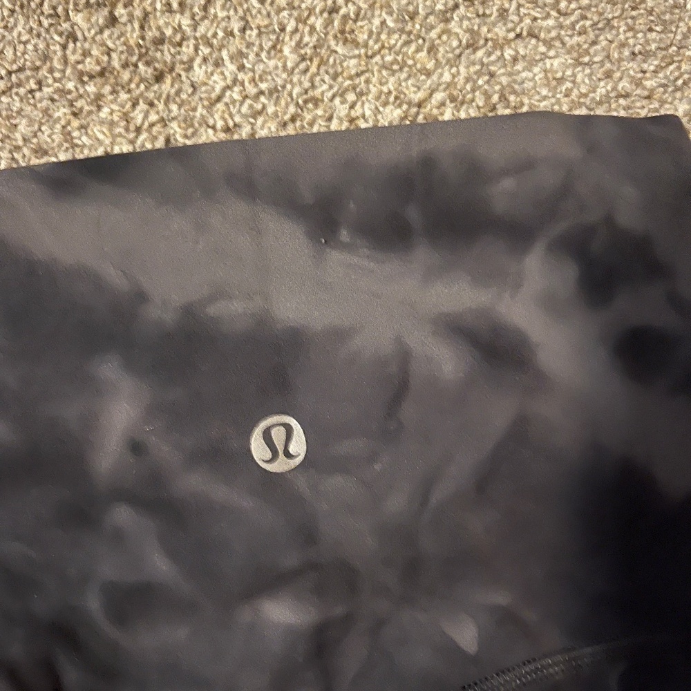 lululemon align  high rise - crop 23” size 2 color: diamond dye pitch grey graph